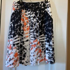 Tahari A shape skirt with from pleats and pockets size 12